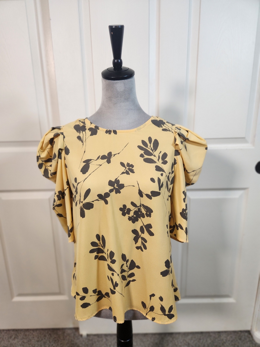Yellow Floral Puff-Sleeve Women's Top